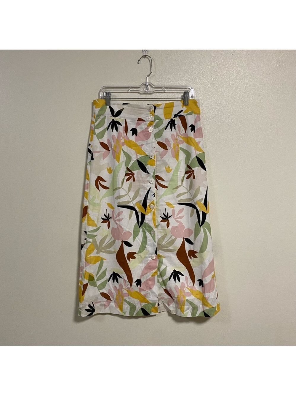 Charlie Holiday Skirt Women Size 8 White Tropical Print Button Front Midi Skirt